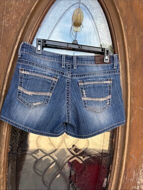 BKE Culture Jean Shorts! 27